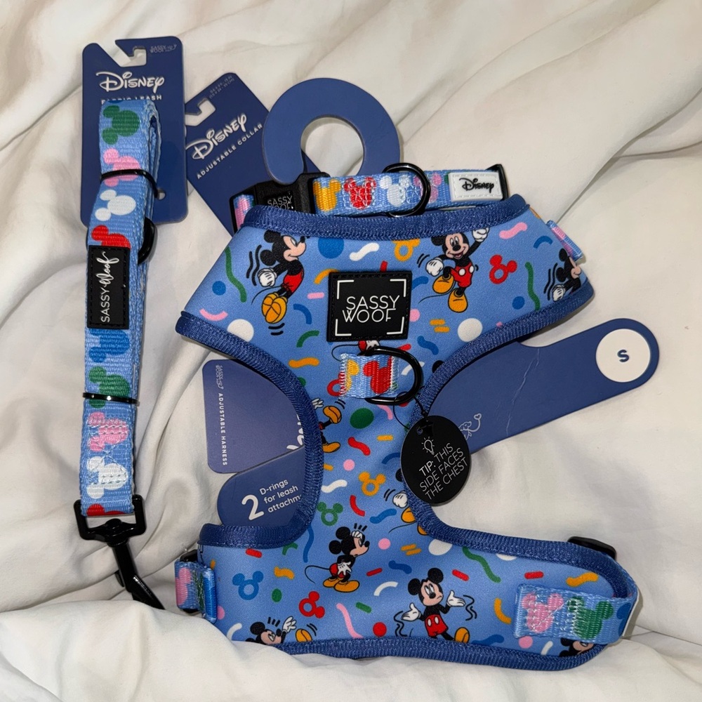 NWT✨ set Sassy Woof x Disney Mickey Confetti Party Walk Set, XS Small - Picture 2 of 13